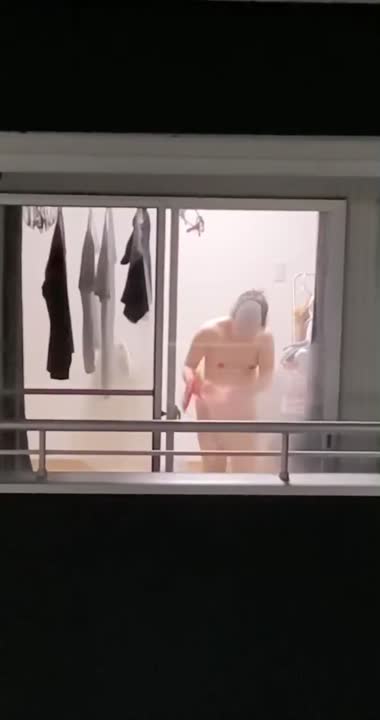 無防備な人妻