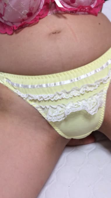 貧乳デカ尻