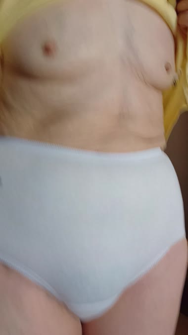 熟女婆さん未亡人