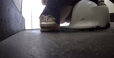 妻公認　和式便所おしっこ