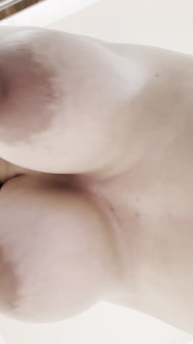 Hカップデカ乳輪