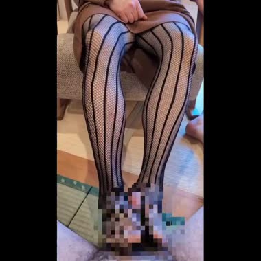 年増女の足いじり
