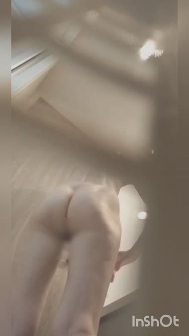 貧乳妻入浴後お尻ケア