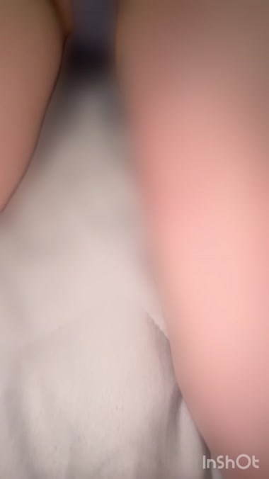 足マッサージ中の尻