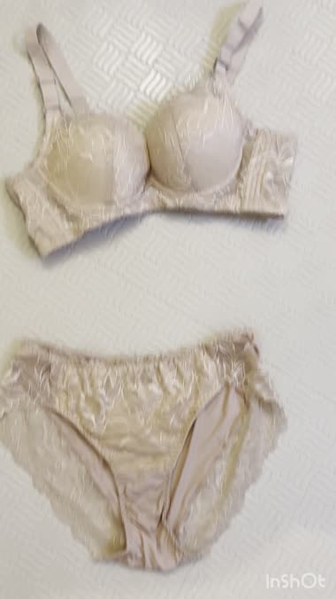 妻の下着に思いっきりぶっかけ