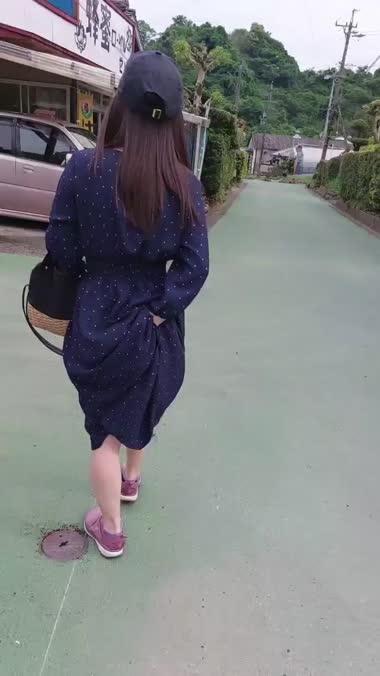 お尻見せ