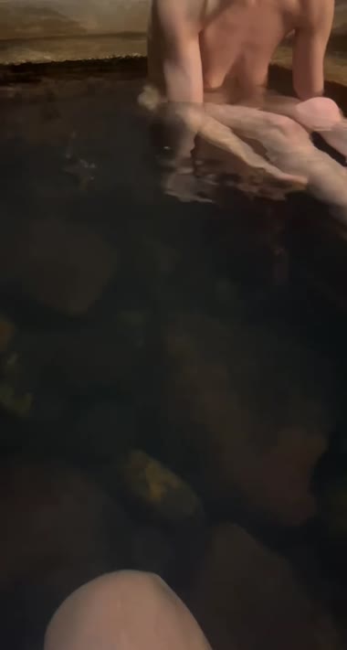 巨乳・混浴