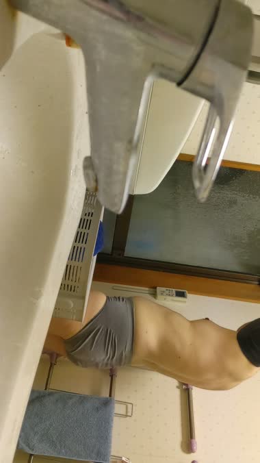 お風呂🛀脱ぎ脱ぎ